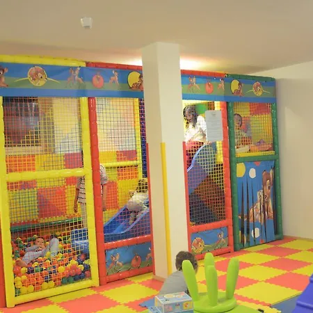 Otel Canada 3*