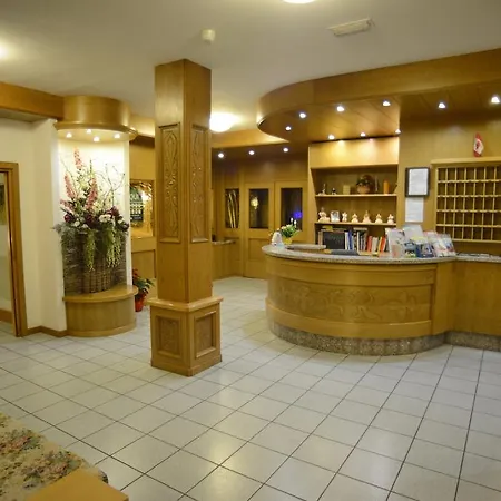 Otel Canada Andalo
