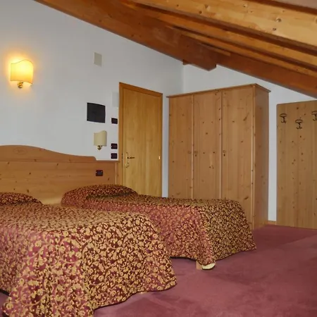Otel Canada 3*